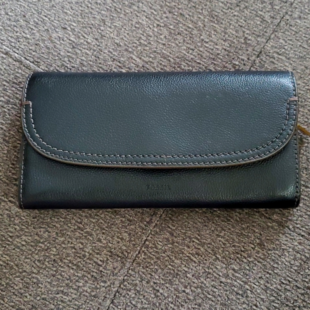 Black/Brown Fossil wallet